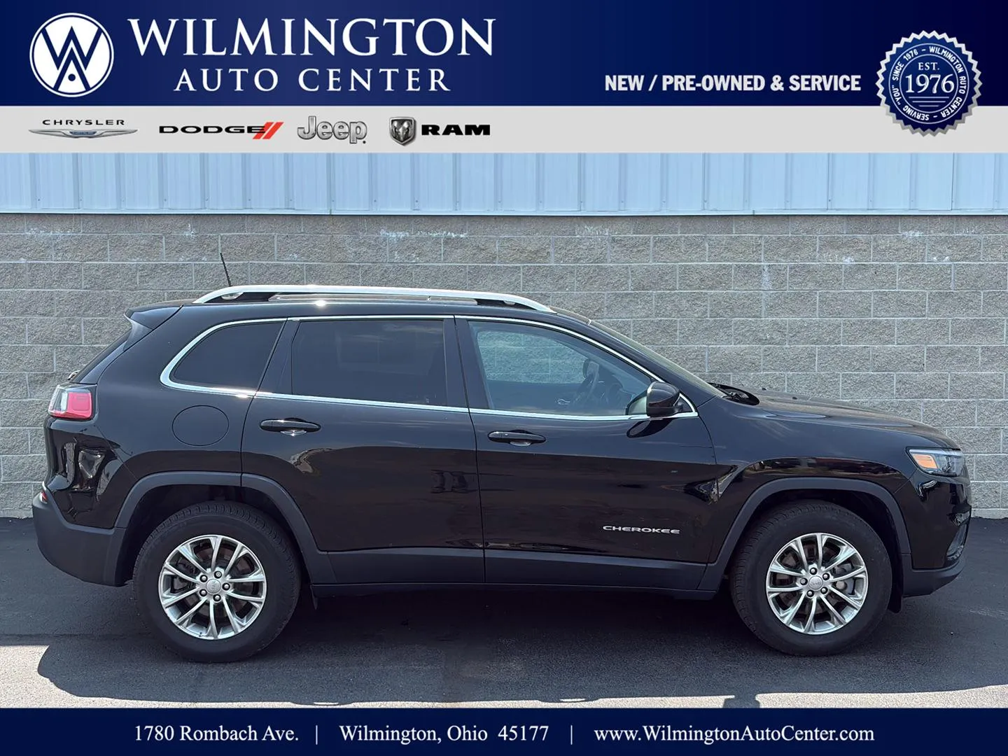 Black 2019 Jeep Cherokee Latitude Plus for sale in Wilmington, OH