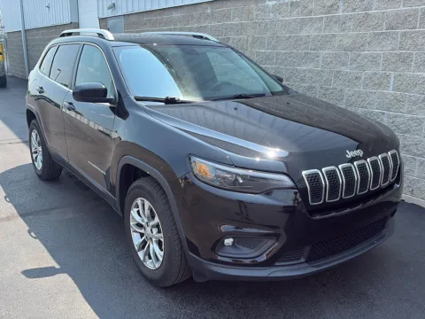 Photos of 2019 Jeep Cherokee Latitude Plus for sale in Wilmington, OH at Wilmington Auto Center Chrysler Dodge Jeep RAM