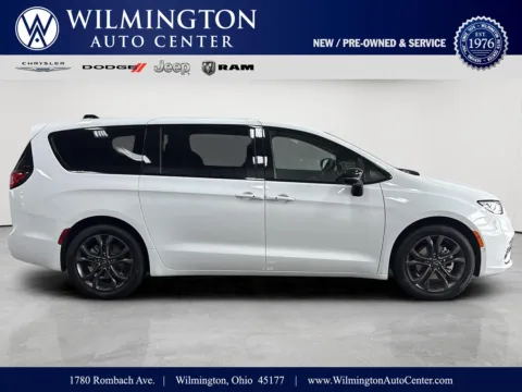 White 2026 Chrysler Pacifica Select for sale in Wilmington, OH