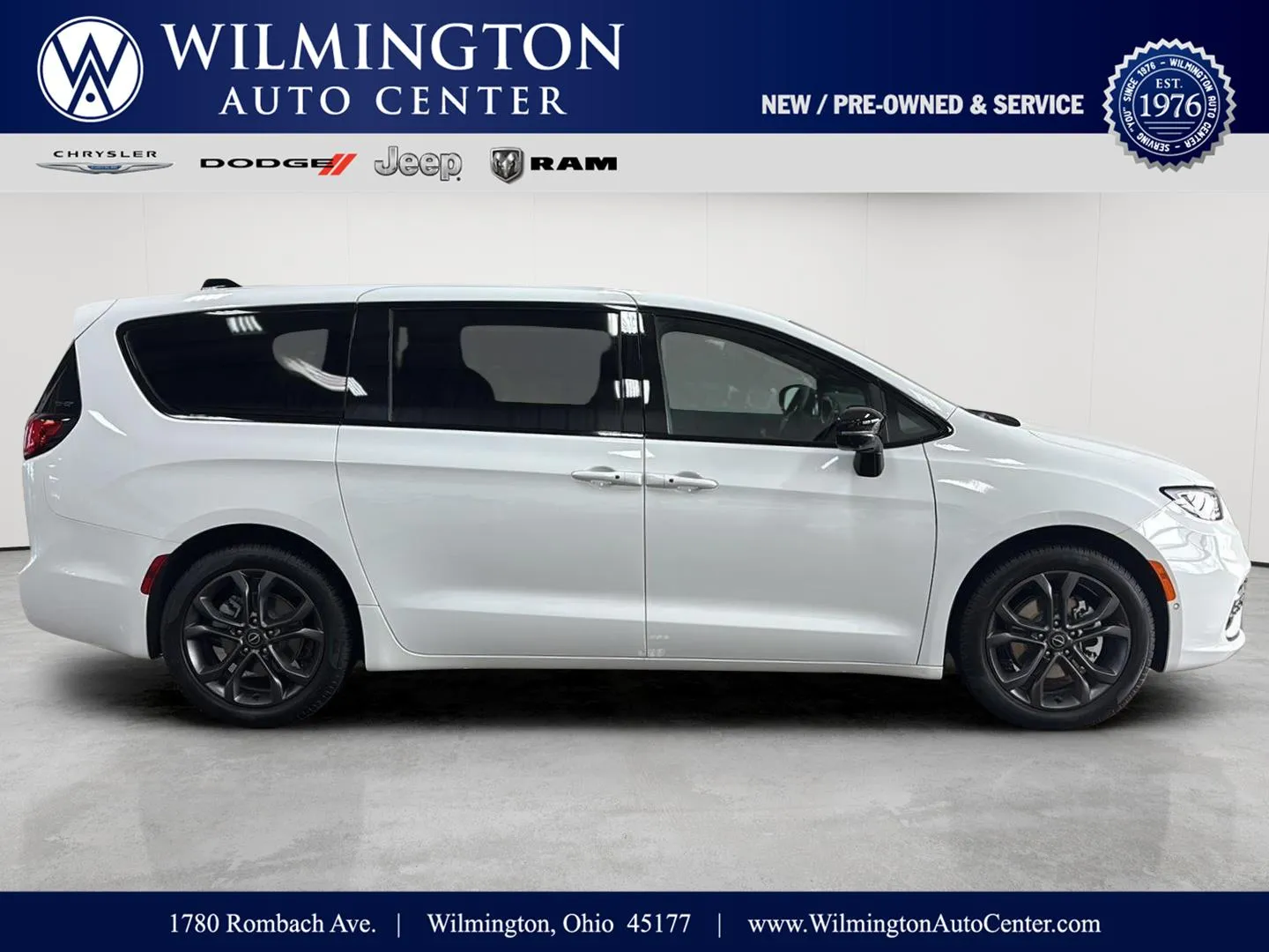2026 Chrysler Pacifica Select