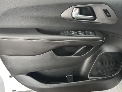 More photos of 2026 Chrysler Pacifica Select at Wilmington Auto Center Chrysler Dodge Jeep RAM, OH