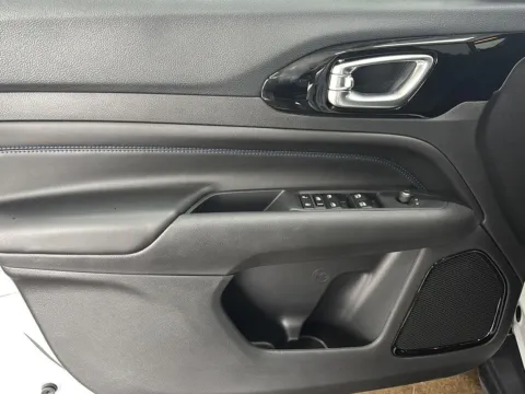 More photos of 2026 Jeep Compass Latitude Altitude at Wilmington Auto Center Chrysler Dodge Jeep RAM, OH