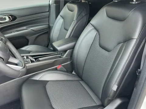 More photos of 2026 Jeep Compass Latitude Altitude at Wilmington Auto Center Chrysler Dodge Jeep RAM, OH