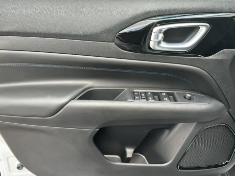More photos of 2026 Jeep Compass Latitude Altitude at Wilmington Auto Center Chrysler Dodge Jeep RAM, OH