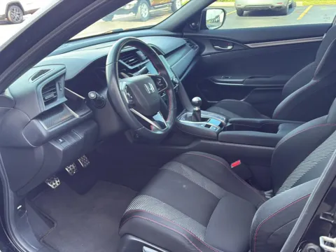 More photos of 2019 Honda Civic Si w/Summer Tires at Wilmington Auto Center Chrysler Dodge Jeep RAM, OH