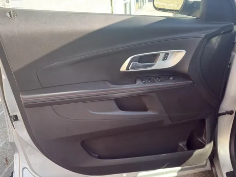 More photos of 2013 Chevrolet Equinox LT at Wilmington Auto Center Chrysler Dodge Jeep RAM, OH