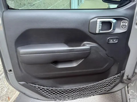 More photos of 2023 Jeep Gladiator Mojave at Wilmington Auto Center Chrysler Dodge Jeep RAM, OH