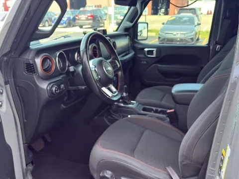 More photos of 2023 Jeep Gladiator Mojave at Wilmington Auto Center Chrysler Dodge Jeep RAM, OH