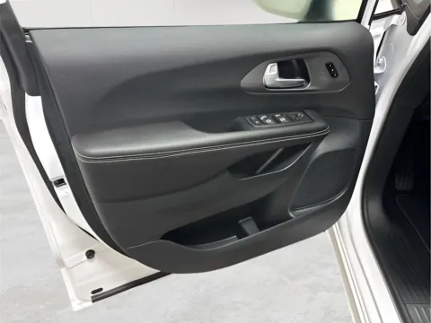 More photos of 2026 Chrysler Pacifica Select at Wilmington Auto Center Chrysler Dodge Jeep RAM, OH