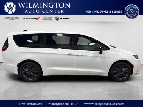 White 2026 Chrysler Pacifica Select for sale in Wilmington, OH