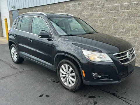 Another view of 2011 Volkswagen Tiguan SEL 4Motion w/Premium Navi & Dynaudio for sale in Wilmington, OH at Wilmington Auto Center Chrysler Dodge Jeep RAM