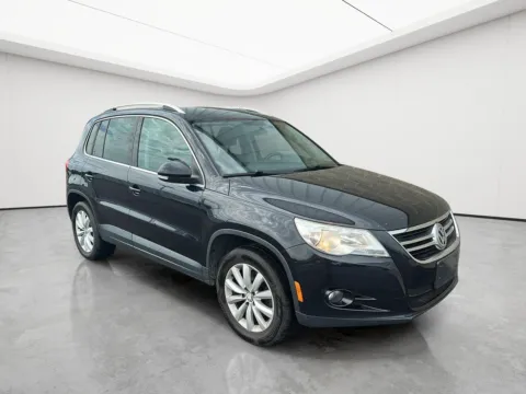 Another view of 2011 Volkswagen Tiguan SEL 4Motion w/Premium Navi & Dynaudio for sale in Wilmington, OH at Wilmington Auto Center Chrysler Dodge Jeep RAM