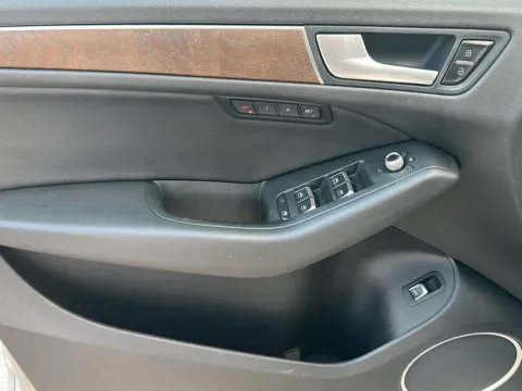 More photos of 2013 Audi Q5 Premium Plus at Wilmington Auto Center Chrysler Dodge Jeep RAM, OH