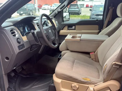 More photos of 2013 Ford F-150 XLT at Wilmington Auto Center Chrysler Dodge Jeep RAM, OH