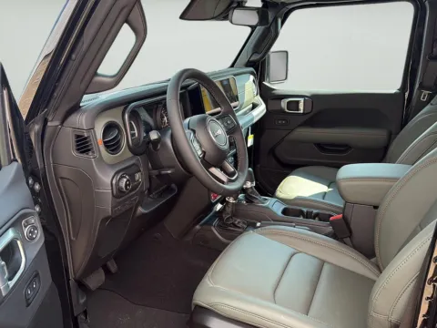 More photos of 2026 Jeep Gladiator Mojave at Wilmington Auto Center Chrysler Dodge Jeep RAM, OH