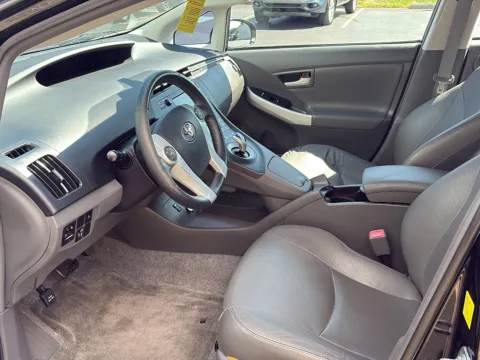 More photos of 2010 Toyota Prius IV at Wilmington Auto Center Chrysler Dodge Jeep RAM, OH