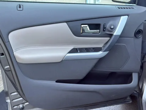 More photos of 2014 Ford Edge SEL at Wilmington Auto Center Chrysler Dodge Jeep RAM, OH
