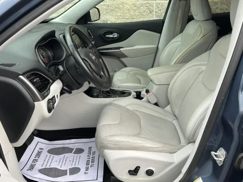 More photos of 2019 Jeep Cherokee Limited at Wilmington Auto Center Chrysler Dodge Jeep RAM, OH