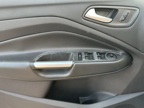 More photos of 2014 Ford Escape SE at Wilmington Auto Center Chrysler Dodge Jeep RAM, OH