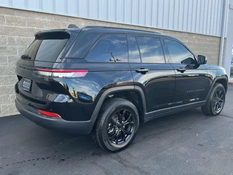 Another view of 2025 Jeep Grand Cherokee Altitude X for sale in Wilmington, OH at Wilmington Auto Center Chrysler Dodge Jeep RAM