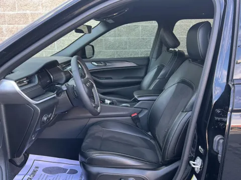More photos of 2025 Jeep Grand Cherokee Altitude X at Wilmington Auto Center Chrysler Dodge Jeep RAM, OH