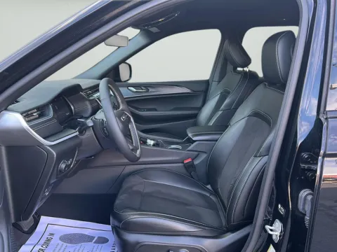 More photos of 2025 Jeep Grand Cherokee Altitude X at Wilmington Auto Center Chrysler Dodge Jeep RAM, OH