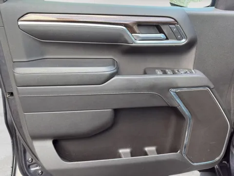 More photos of 2023 Chevrolet Silverado 1500 LT at Wilmington Auto Center Chrysler Dodge Jeep RAM, OH