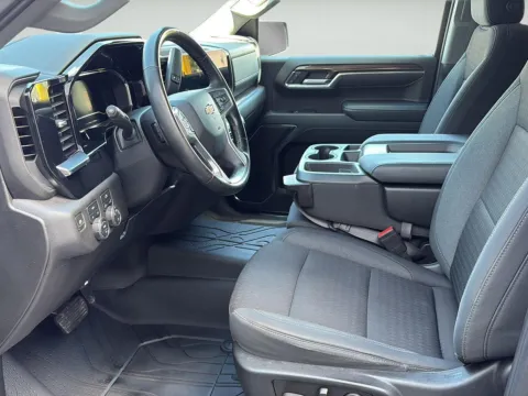 More photos of 2023 Chevrolet Silverado 1500 LT at Wilmington Auto Center Chrysler Dodge Jeep RAM, OH