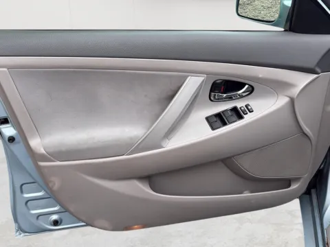 More photos of 2009 Toyota Camry LE at Wilmington Auto Center Chrysler Dodge Jeep RAM, OH