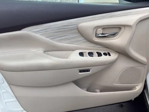 More photos of 2015 Nissan Murano Platinum at Wilmington Auto Center Chrysler Dodge Jeep RAM, OH