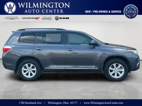 Gray 2013 Toyota Highlander Plus for sale in Wilmington, OH