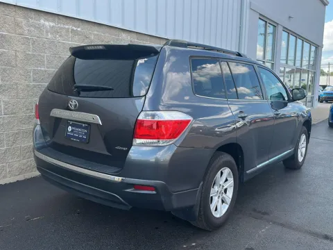 Photos of 2013 Toyota Highlander Plus for sale in Wilmington, OH at Wilmington Auto Center Chrysler Dodge Jeep RAM