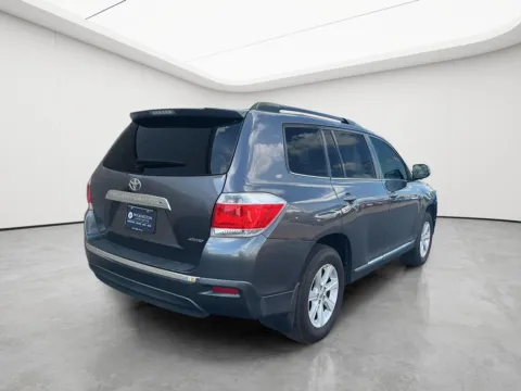 Photos of 2013 Toyota Highlander Plus for sale in Wilmington, OH at Wilmington Auto Center Chrysler Dodge Jeep RAM