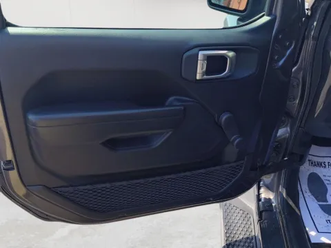 More photos of 2021 Jeep Gladiator Sport at Wilmington Auto Center Chrysler Dodge Jeep RAM, OH