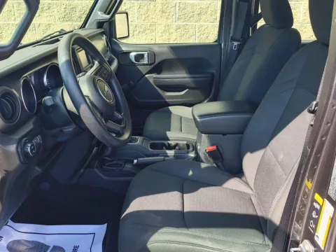 More photos of 2021 Jeep Gladiator Sport at Wilmington Auto Center Chrysler Dodge Jeep RAM, OH
