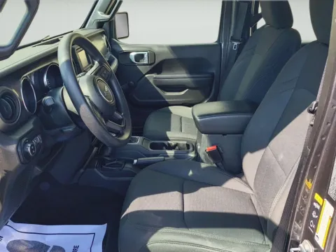More photos of 2021 Jeep Gladiator Sport at Wilmington Auto Center Chrysler Dodge Jeep RAM, OH