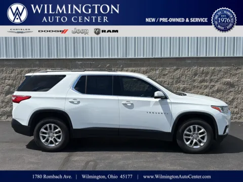 White 2021 Chevrolet Traverse LT Cloth for sale in Wilmington, OH