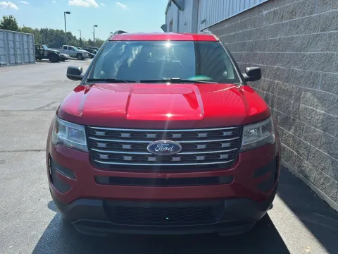 More photos of 2017 Ford Explorer at Wilmington Auto Center Chrysler Dodge Jeep RAM, OH