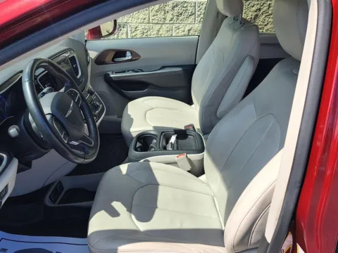 More photos of 2018 Chrysler Pacifica Touring L at Wilmington Auto Center Chrysler Dodge Jeep RAM, OH