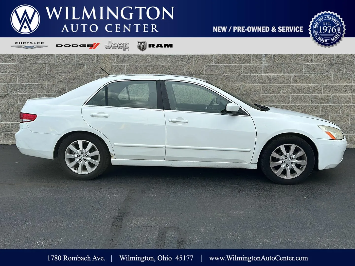 White 2005 Honda Accord Hybrid for sale in Wilmington, OH