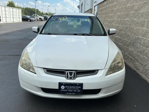 More photos of 2005 Honda Accord Hybrid at Wilmington Auto Center Chrysler Dodge Jeep RAM, OH