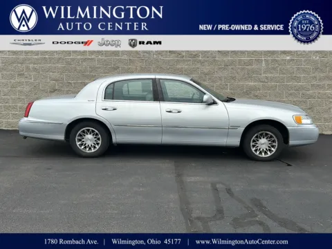 Unknown 2001 Lincoln Town Car Signature for sale in Wilmington, OH