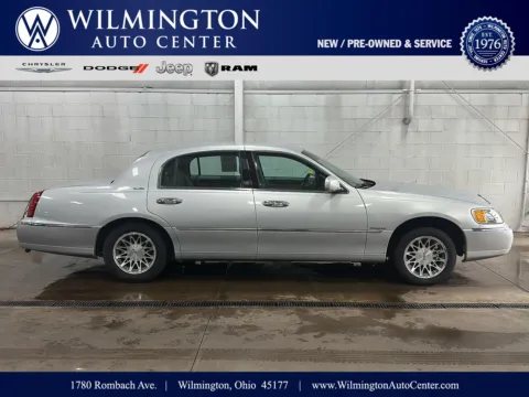 Unknown 2001 Lincoln Town Car Signature for sale in Wilmington, OH