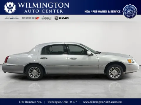 Unknown 2001 Lincoln Town Car Signature for sale in Wilmington, OH