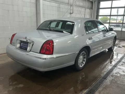 Another view of 2001 Lincoln Town Car Signature for sale in Wilmington, OH at Wilmington Auto Center Chrysler Dodge Jeep RAM