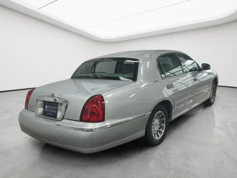 Another view of 2001 Lincoln Town Car Signature for sale in Wilmington, OH at Wilmington Auto Center Chrysler Dodge Jeep RAM