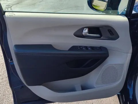 More photos of 2024 Chrysler Pacifica Touring L at Wilmington Auto Center Chrysler Dodge Jeep RAM, OH