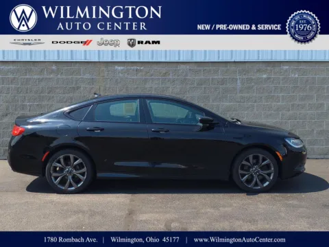 Black 2016 Chrysler 200 S for sale in Wilmington, OH