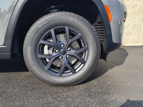 Another view of 2027 Jeep Grand Cherokee L Laredo Altitude for sale in Wilmington, OH at Wilmington Auto Center Chrysler Dodge Jeep RAM