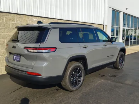 Another view of 2027 Jeep Grand Cherokee L Laredo Altitude for sale in Wilmington, OH at Wilmington Auto Center Chrysler Dodge Jeep RAM